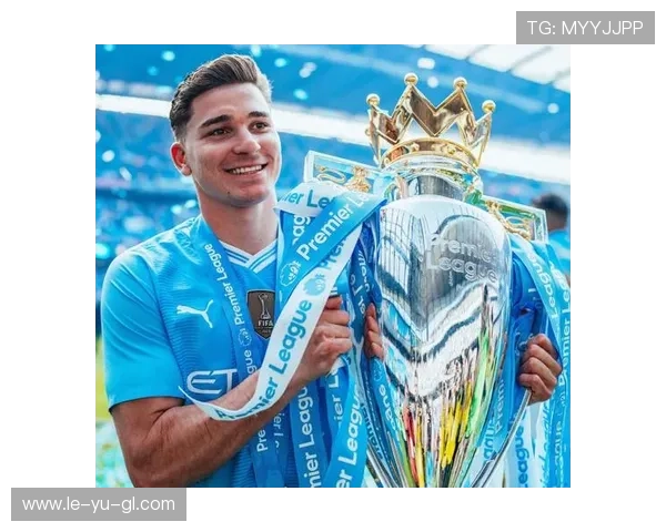 阿尔瓦雷斯：阿根廷足球新星崭露头角，未来可期